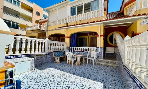 Townhouse - Tweedehands - Torrevieja - Urbanización San Luis