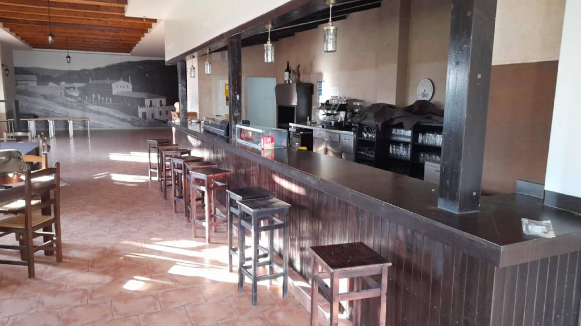 Tweedehands - Commercieel van Locaux - Alicante - Bañeres