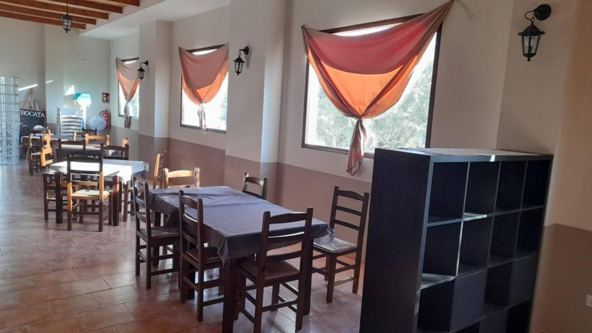 Tweedehands - Commercieel van Locaux - Alicante - Bañeres