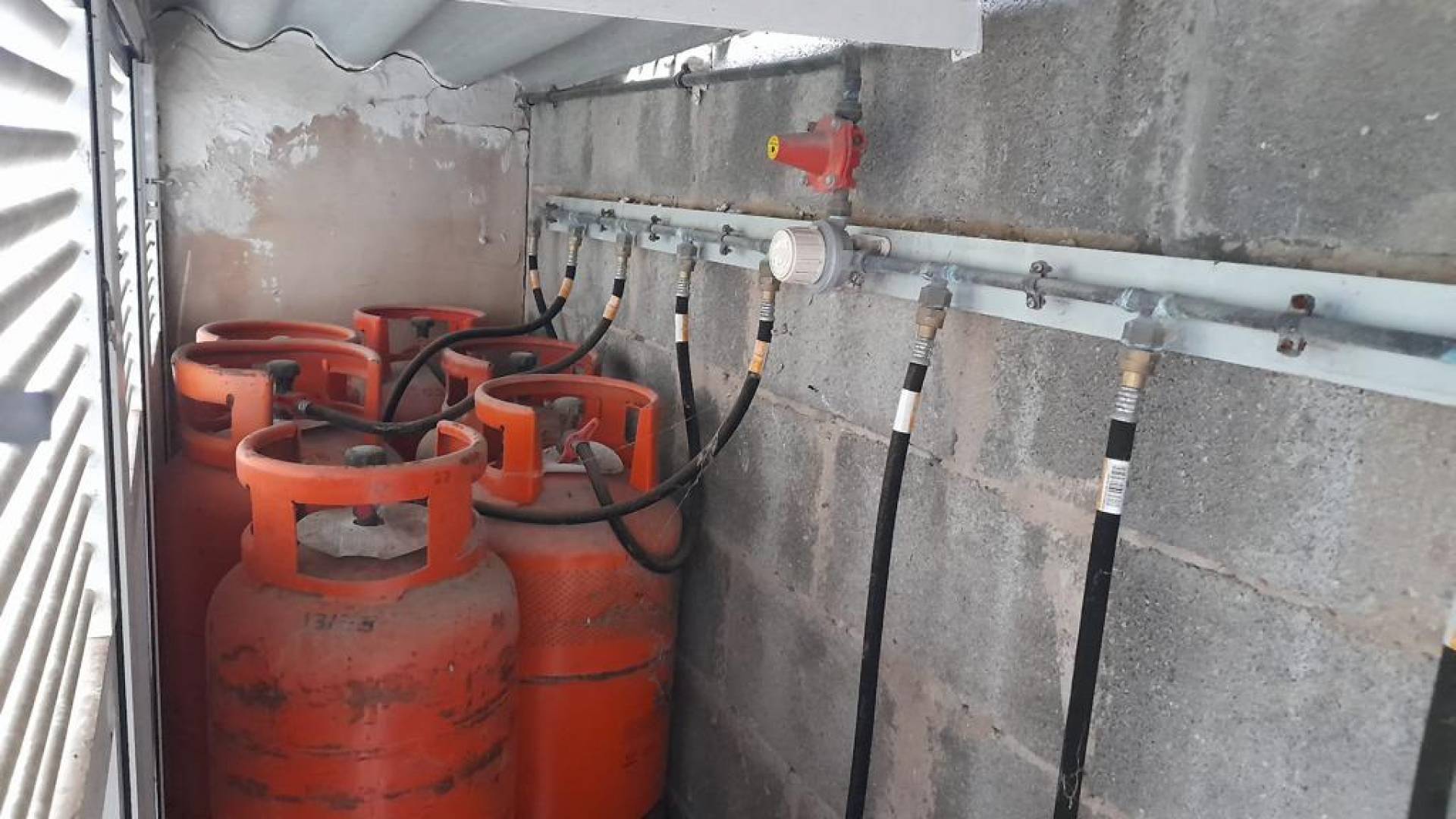 Tweedehands - Commercieel van Locaux - Alicante - Bañeres