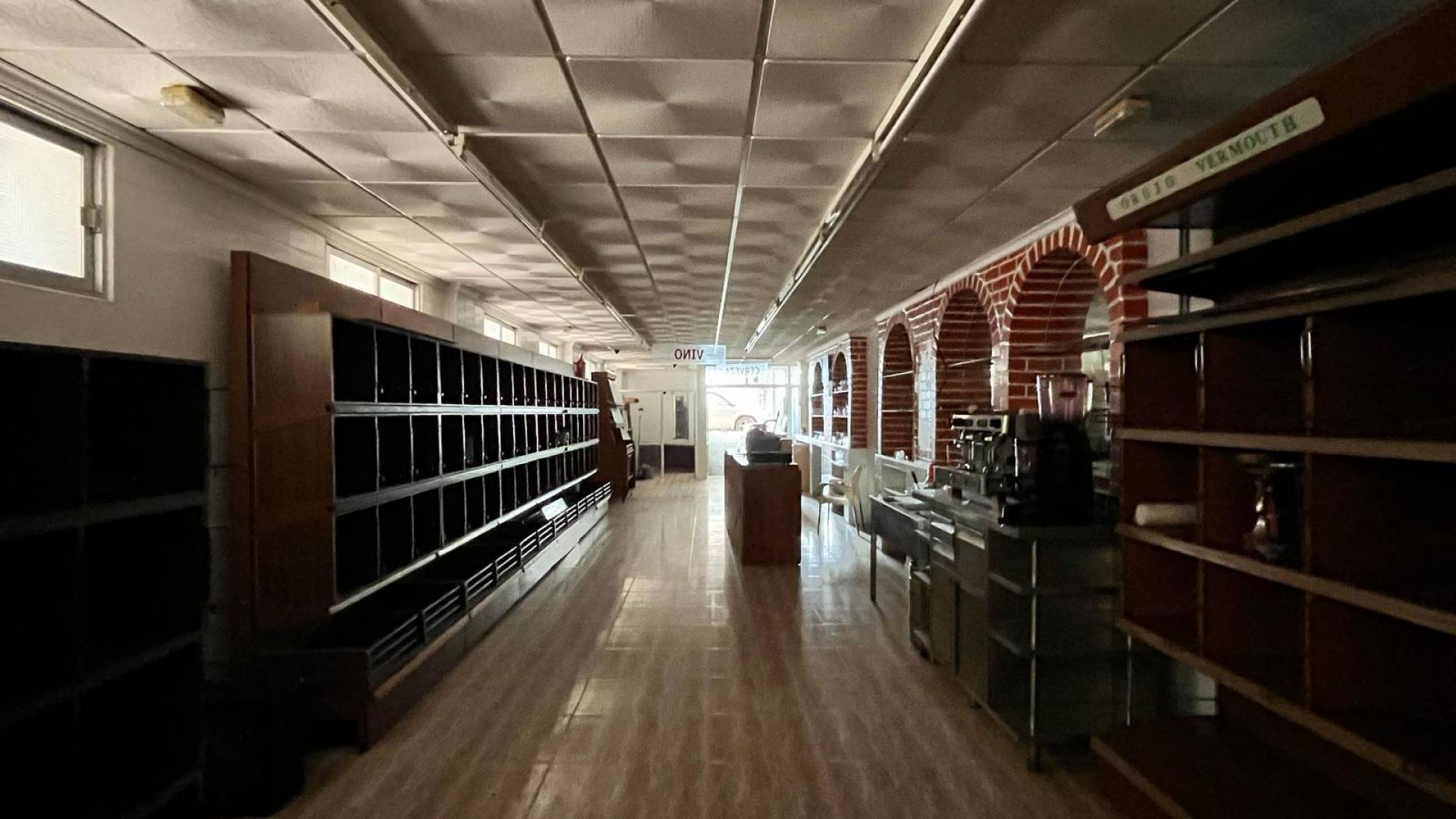 Tweedehands - Commercieel van Locaux - Torrevieja - Acequion