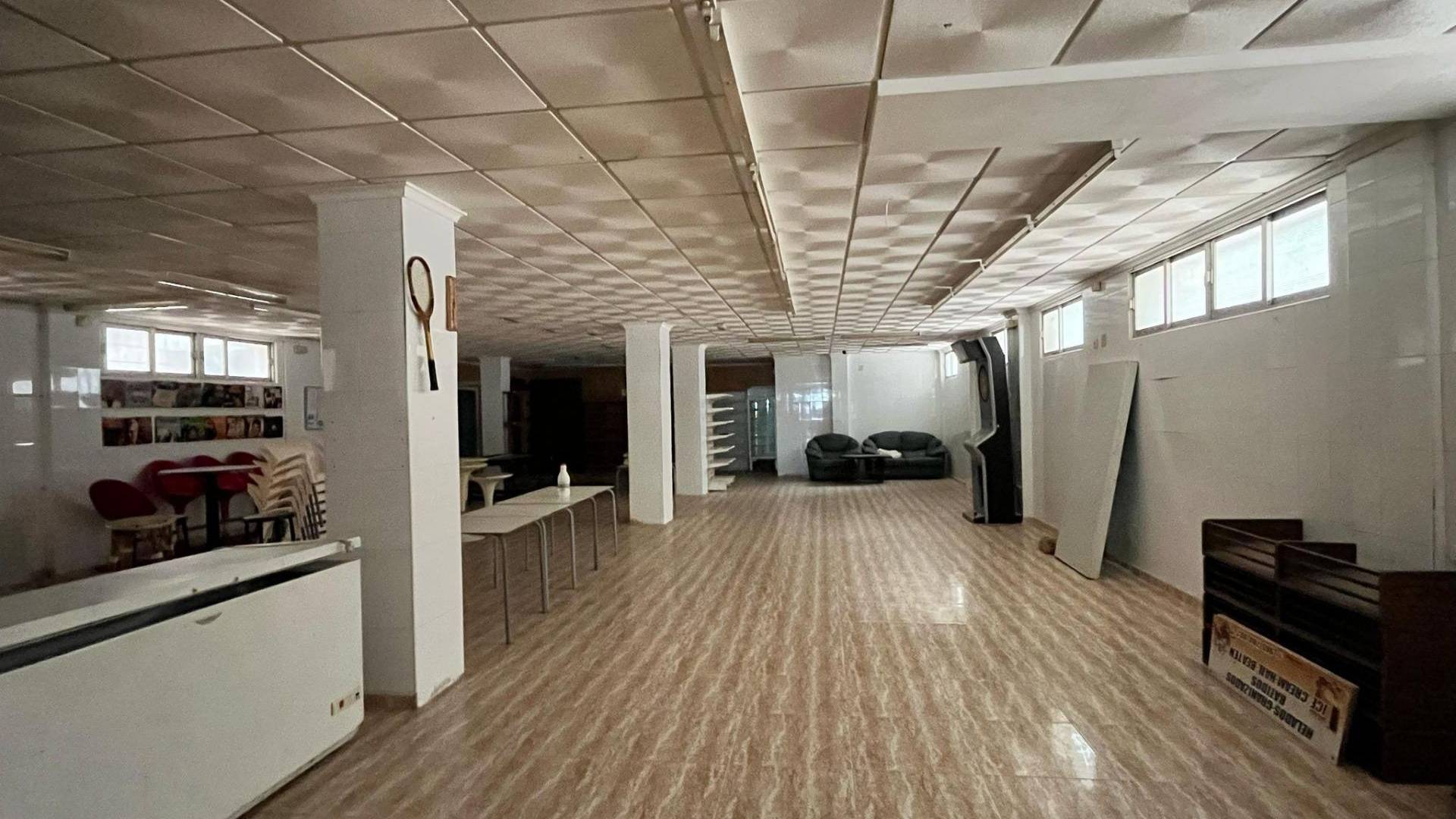 Tweedehands - Commercieel van Locaux - Torrevieja - Acequion