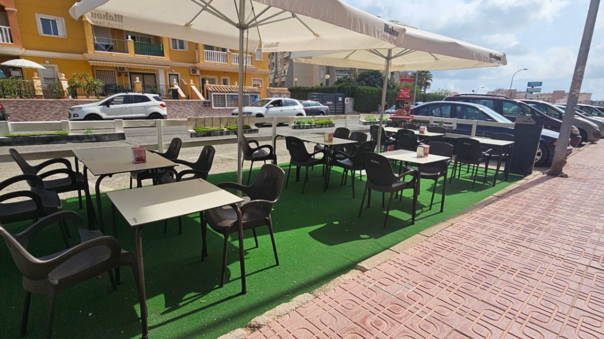 Tweedehands - Commercieel van Locaux - Torrevieja - Aguas Nuevas