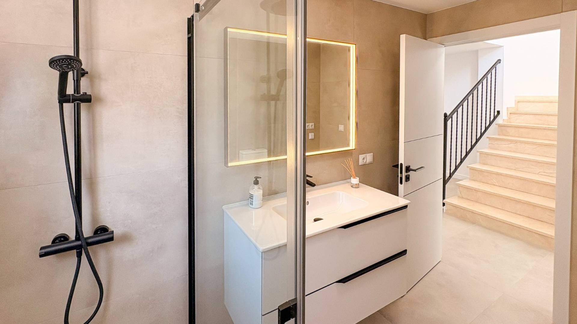 Tweedehands - Halfvrijstaande villa - El Campello - Pueblo Acantilado - Venta Lanuza