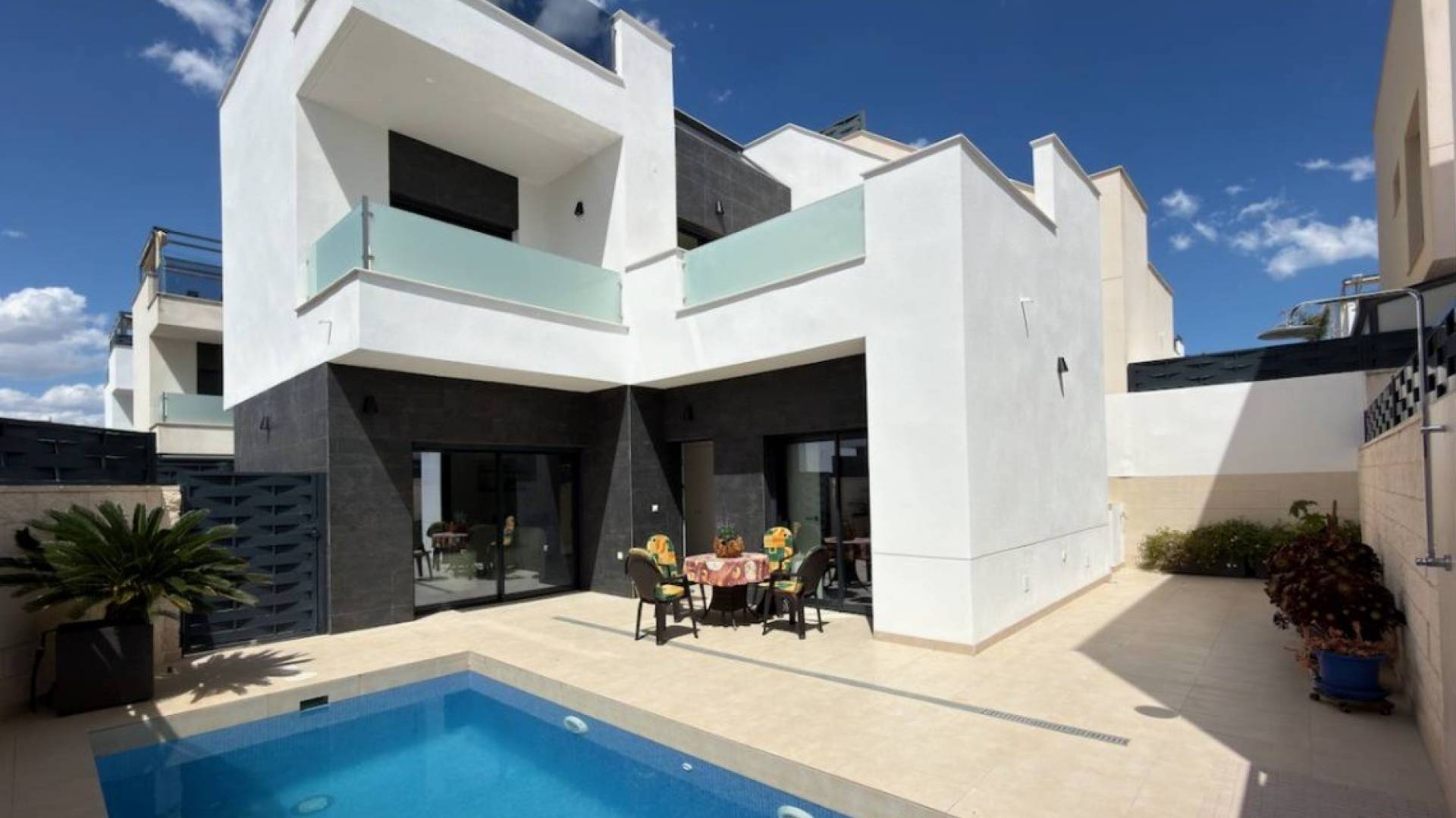 Tweedehands - Onafhankelijke villa - Benijofar