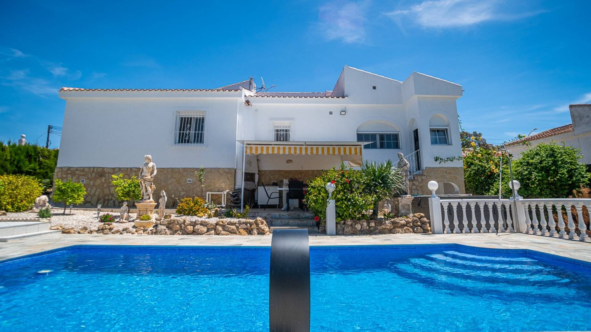 Tweedehands - Onafhankelijke villa - La marina - LA MARINA