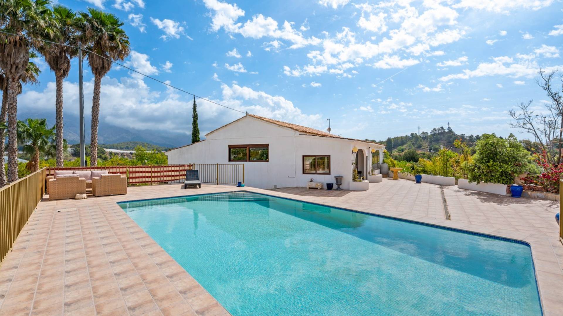 Tweedehands - Onafhankelijke villa - La Nucía