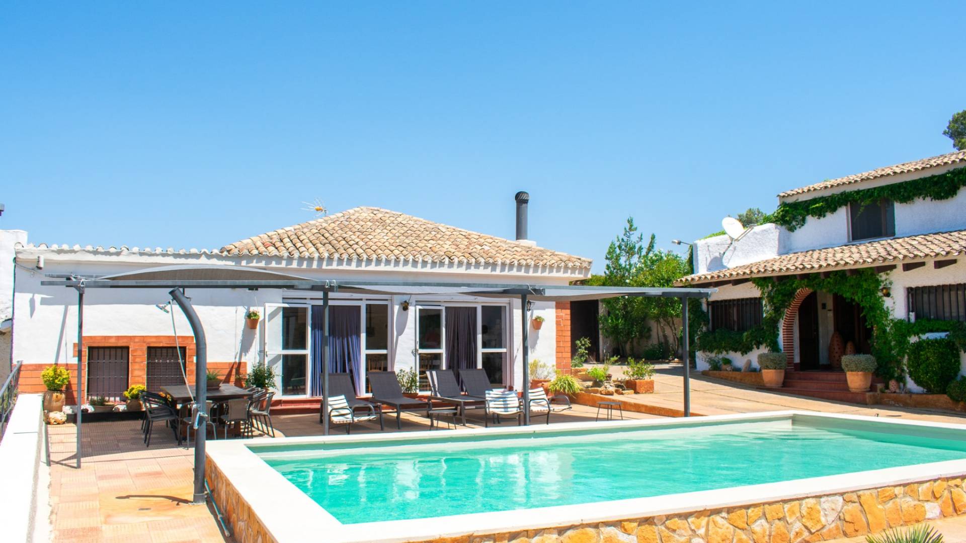 Tweedehands - Onafhankelijke villa - Onil