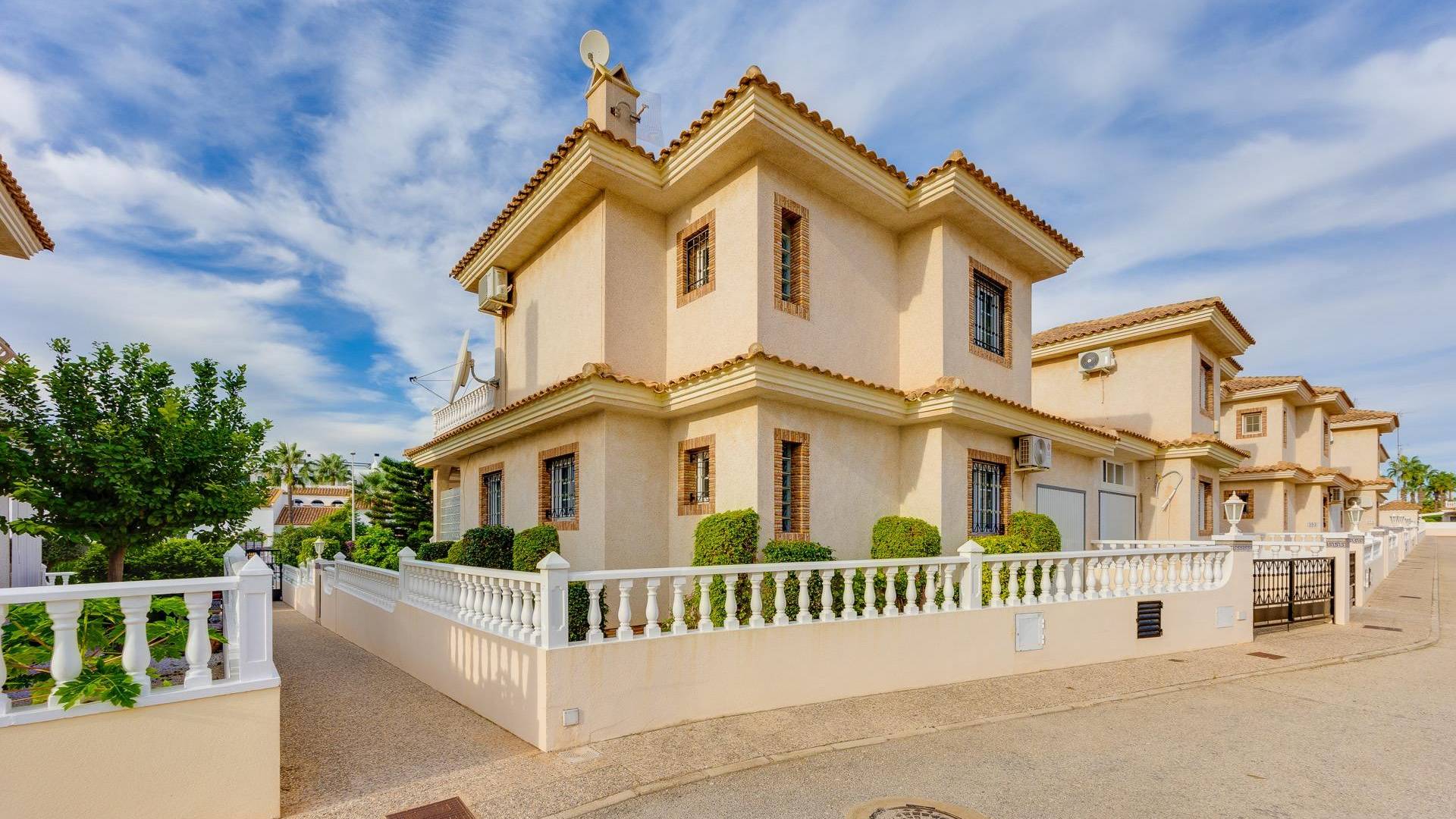 Tweedehands - Onafhankelijke villa - Orihuela Costa - Los Dolses