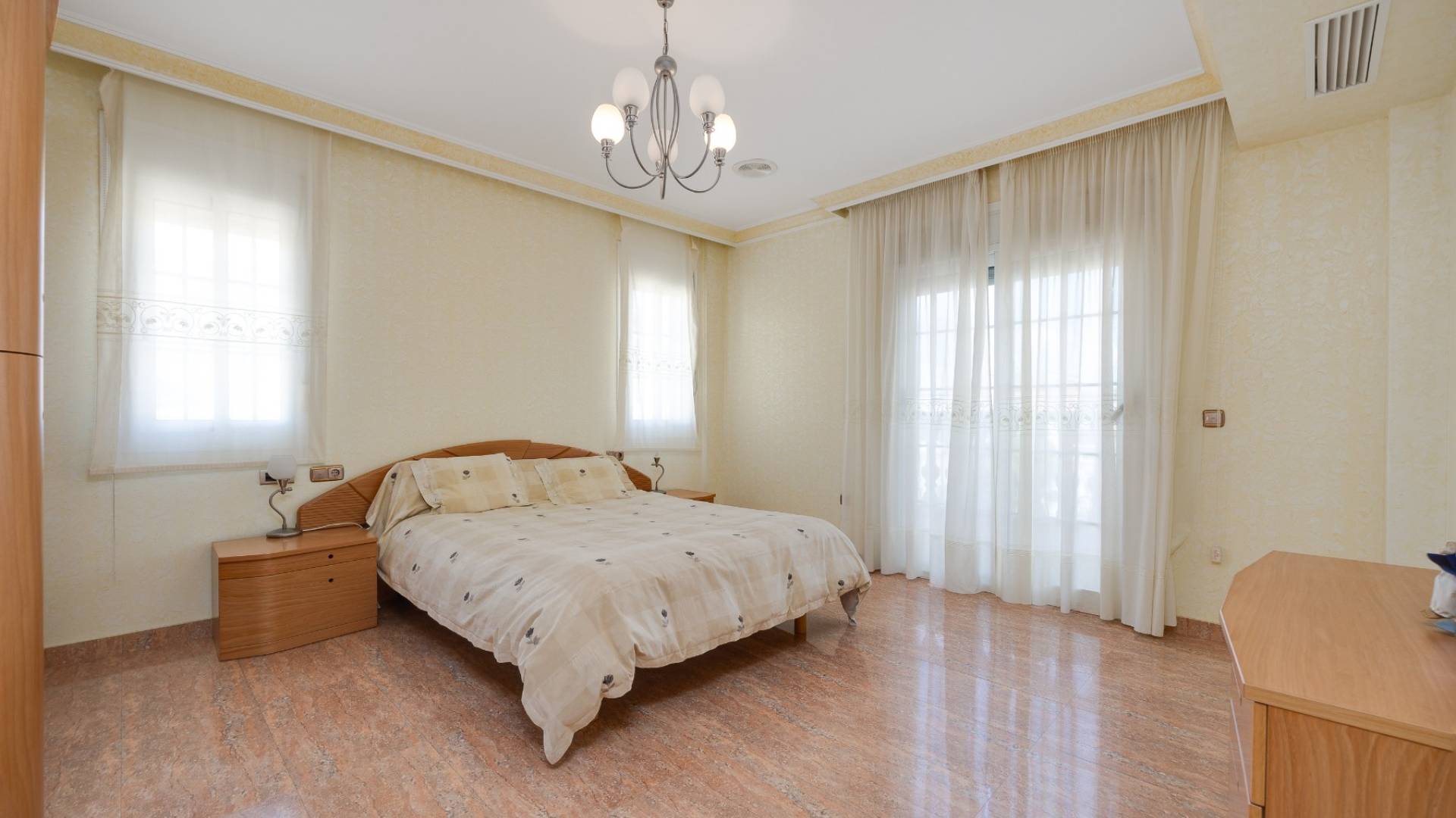 Tweedehands - Onafhankelijke villa - Orihuela