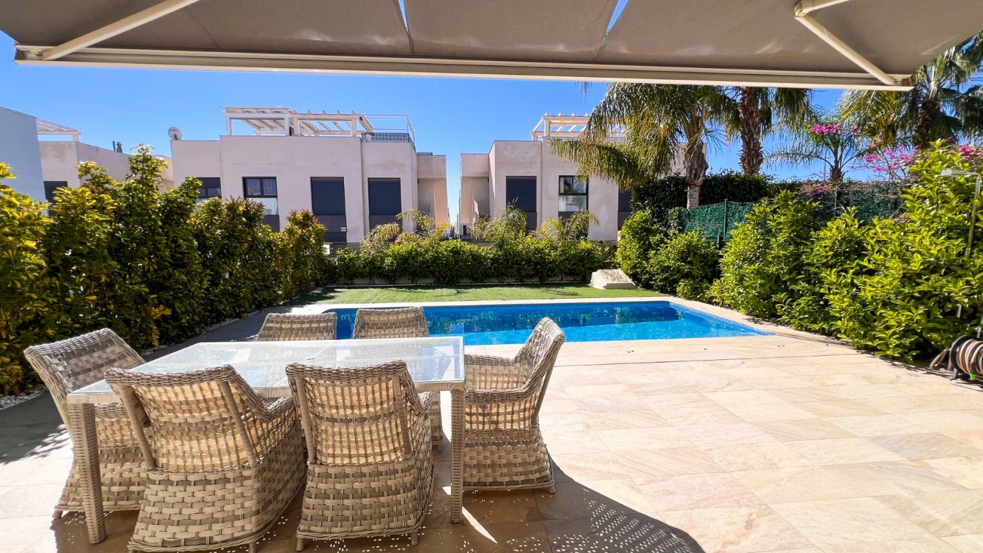 Tweedehands - Onafhankelijke villa - Rojales