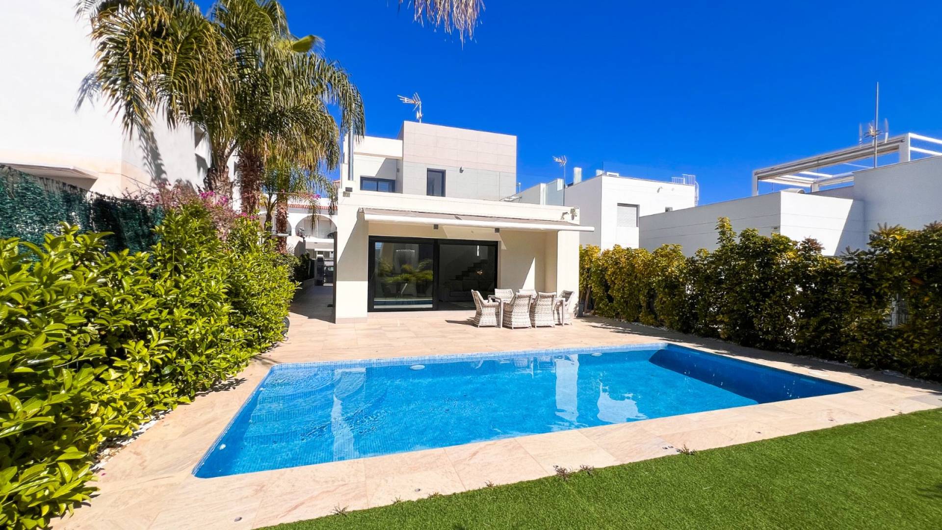 Tweedehands - Onafhankelijke villa - Rojales