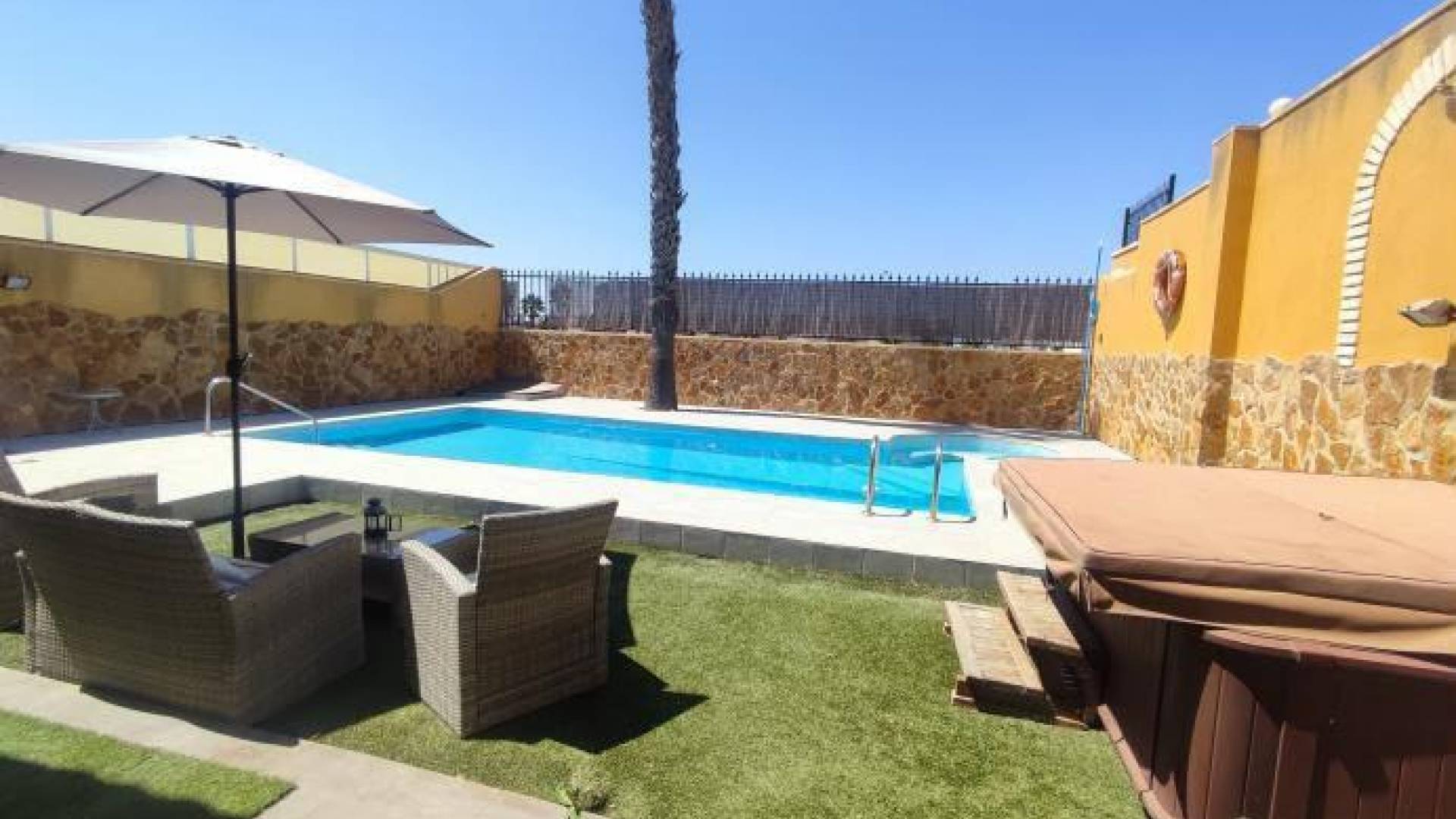 Tweedehands - Onafhankelijke villa - Torrevieja - Aguas Nuevas