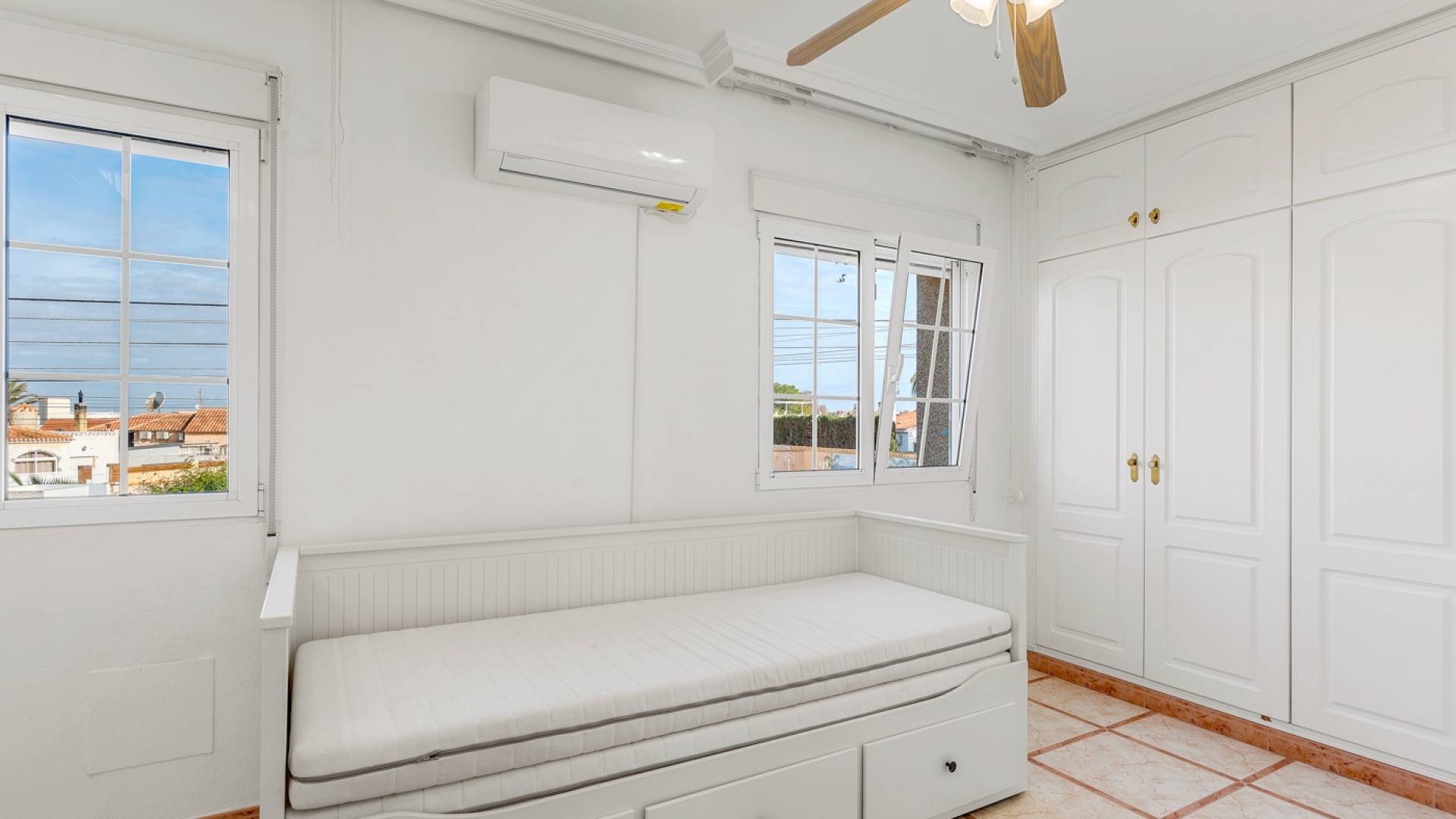 Tweedehands - Onafhankelijke villa - Torrevieja - 