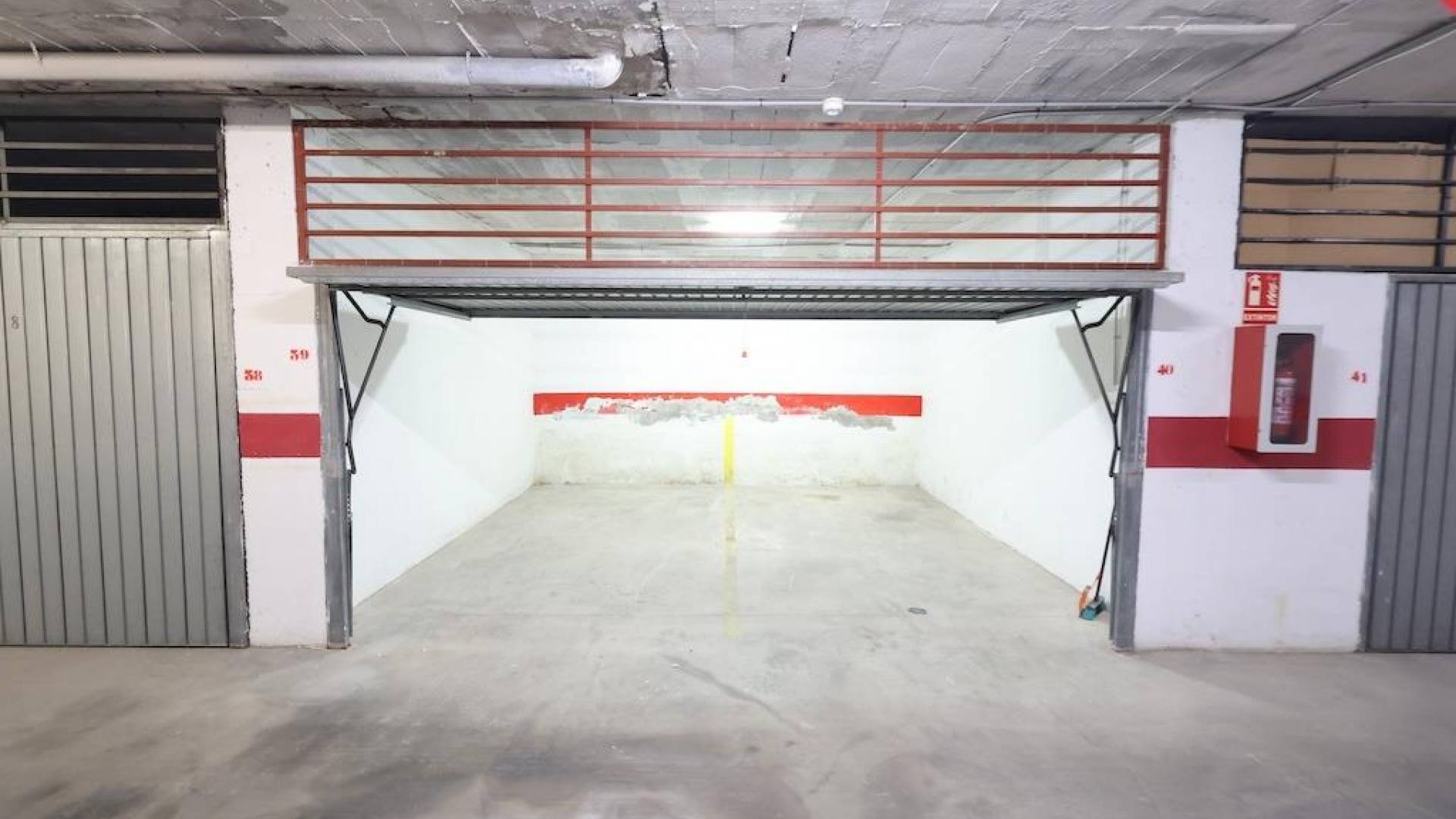 Tweedehands - Parkeerplaats / Garage - Torrevieja - Los Frutales