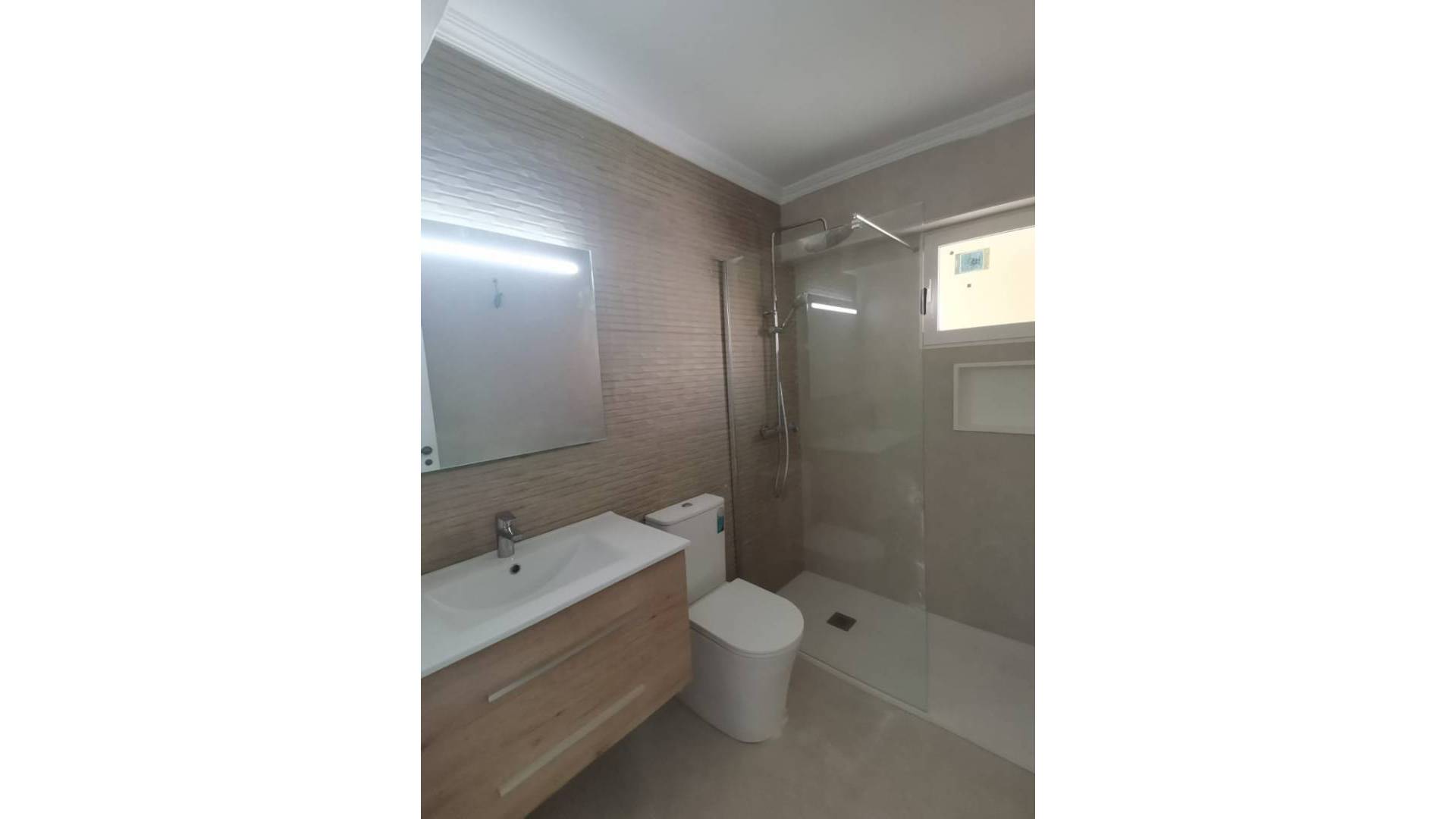 Tweedehands - Penthouse - La Mata