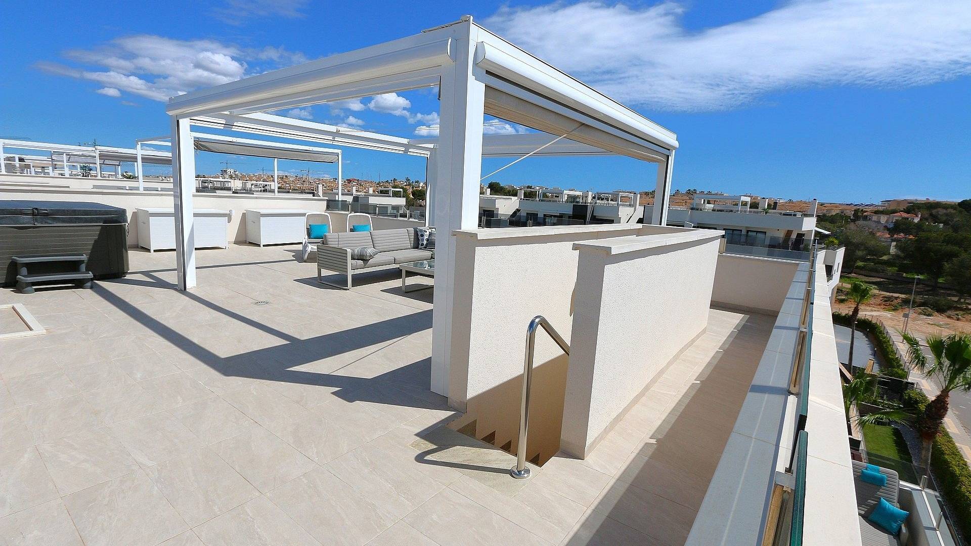 Tweedehands - Penthouse - Los Altos