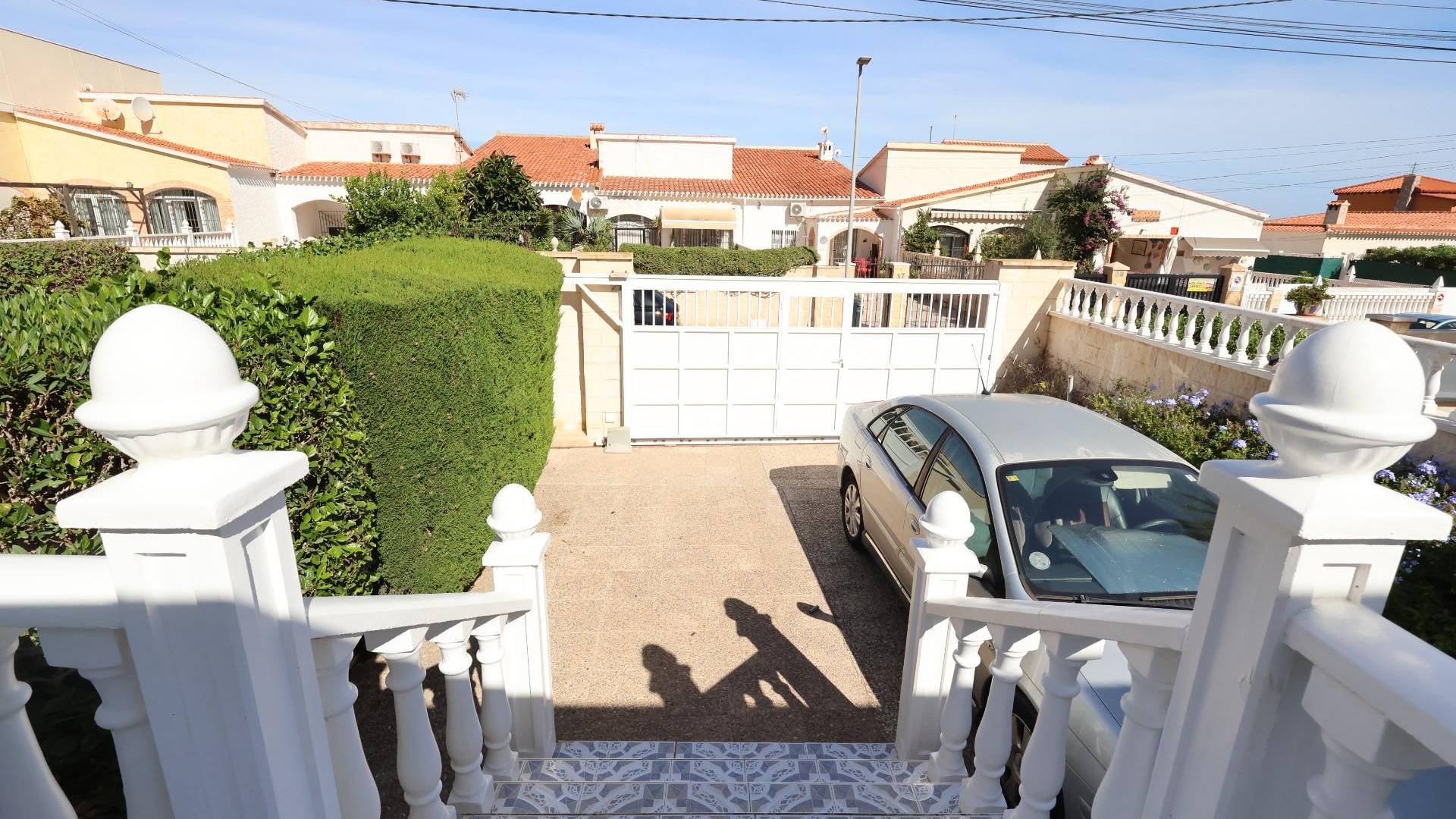 Tweedehands - Villa / Half vrijstaand - Torrevieja - Punta prima