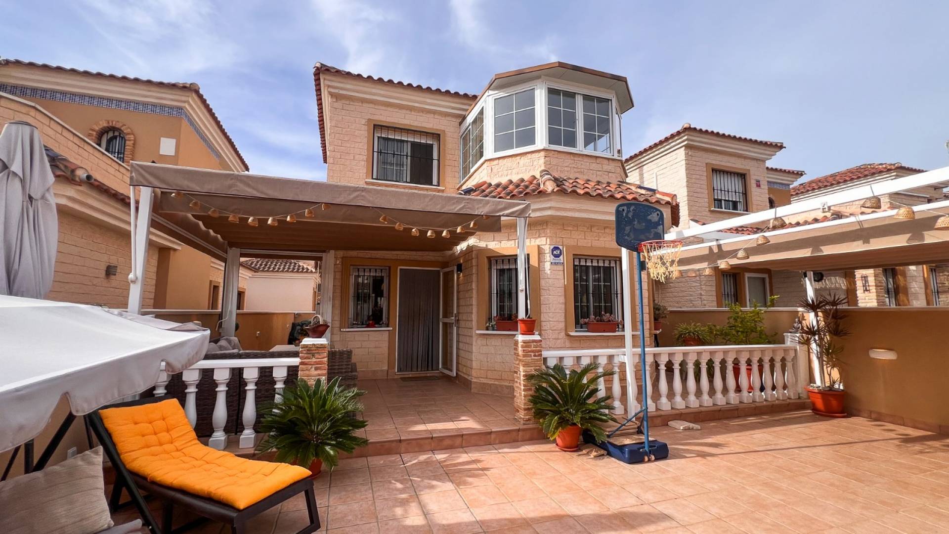 Tweedehands - Villa - Vrijstaand - Guardamar del Segura - 