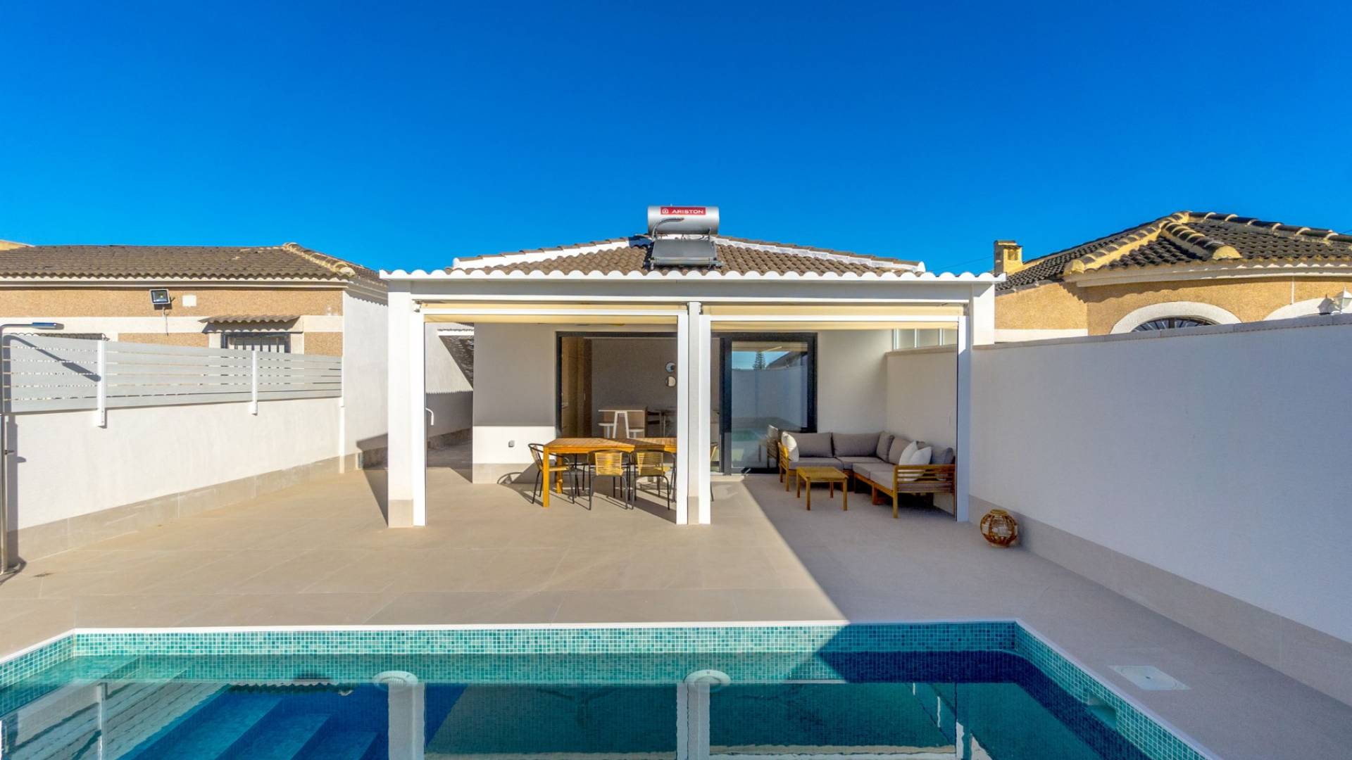 Tweedehands - Villa - Vrijstaand - Torrevieja - 