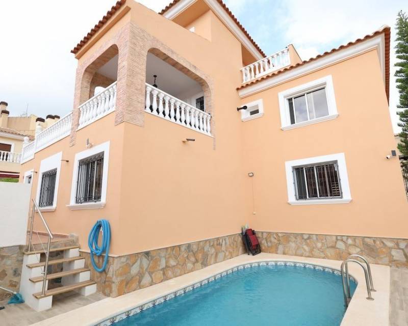 Unabhängige Villa · Gebraucht · San Miguel de Salinas · LAS FILIPINAS