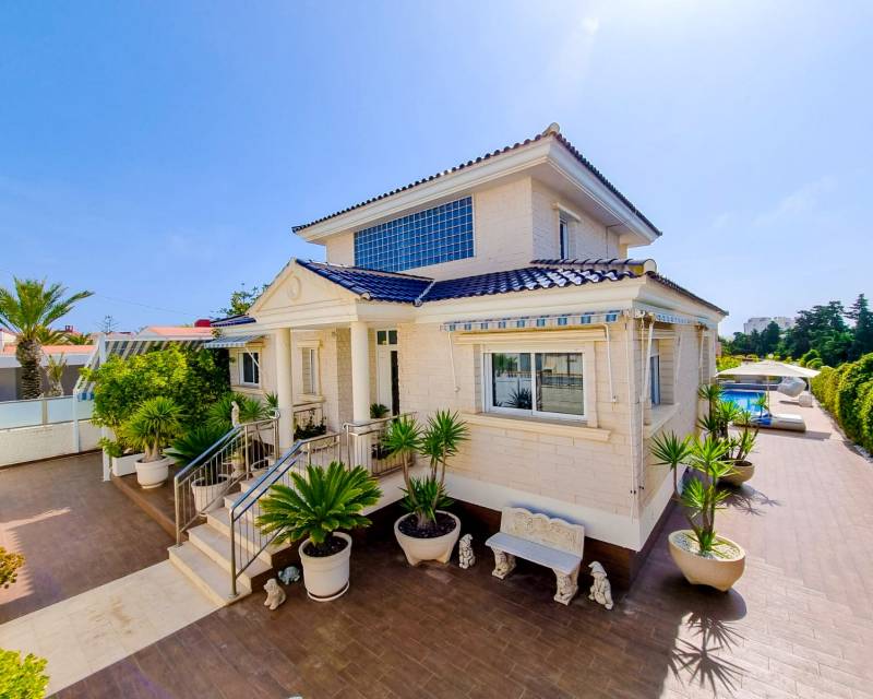 Unabhängige Villa · Gebraucht · Torrevieja · La Mata