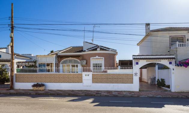 Unabhängige Villa - Gebraucht - Torrevieja - Urbanización San Luis