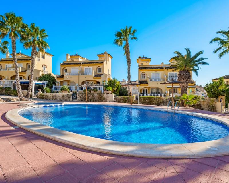 Villa / Doppelhaushälfte · Gebraucht · Benimar · Benimar