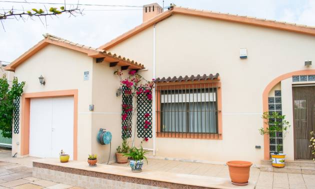 Villa / Half vrijstaand - Tweedehands - Orihuela Costa - MUY CERCA DE LA PLAYA