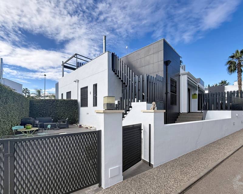 Villa / Half vrijstaand · Tweedehands · Orihuela Costa · Villamartín