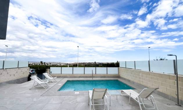 Villa / Half vrijstaand - Tweedehands - Torrevieja - Los Altos