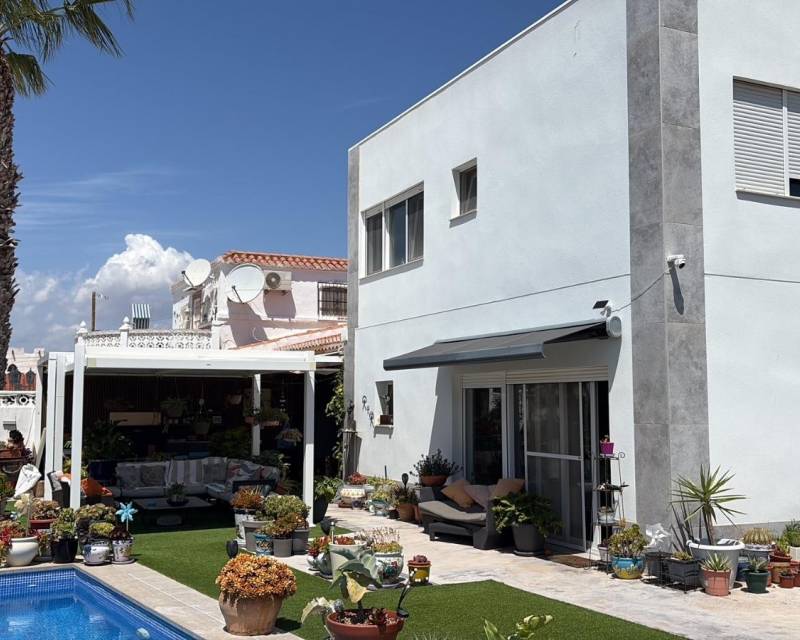 Villa / House · Second hand · Torrevieja · La siesta