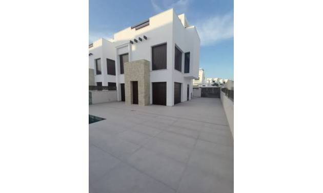 Villa independiente - Nueva construcción  - Los Montesinos - Montesinos