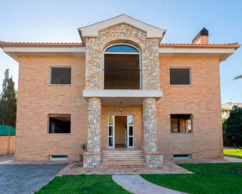 Villa independiente · Segunda Mano · Muchavista · Muchavista