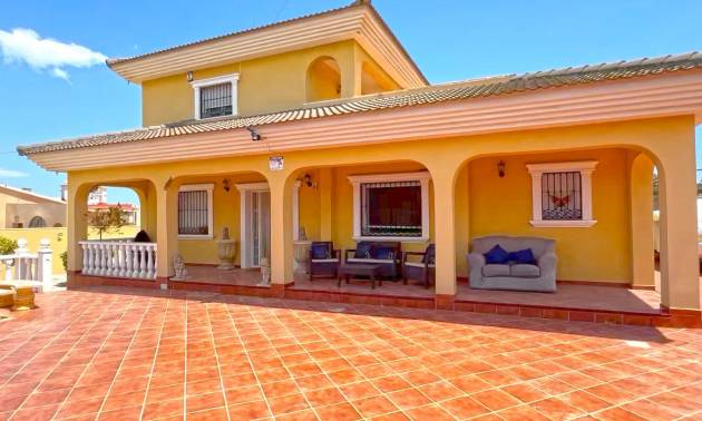 Villa independiente - Segunda Mano - Torrevieja - Los Balcones - Los Altos del Edén
