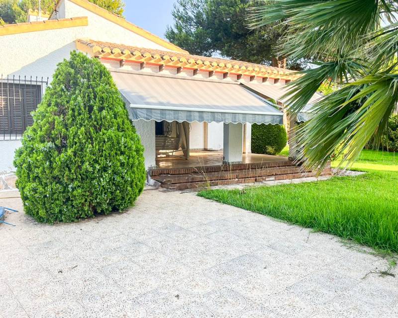 Villa jumelée · D'occasion · Orihuela Costa · Punta Prima