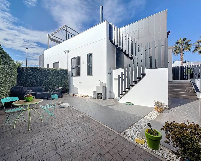 Villa / Semi détaché · D'occasion · Orihuela Costa · Villamartín