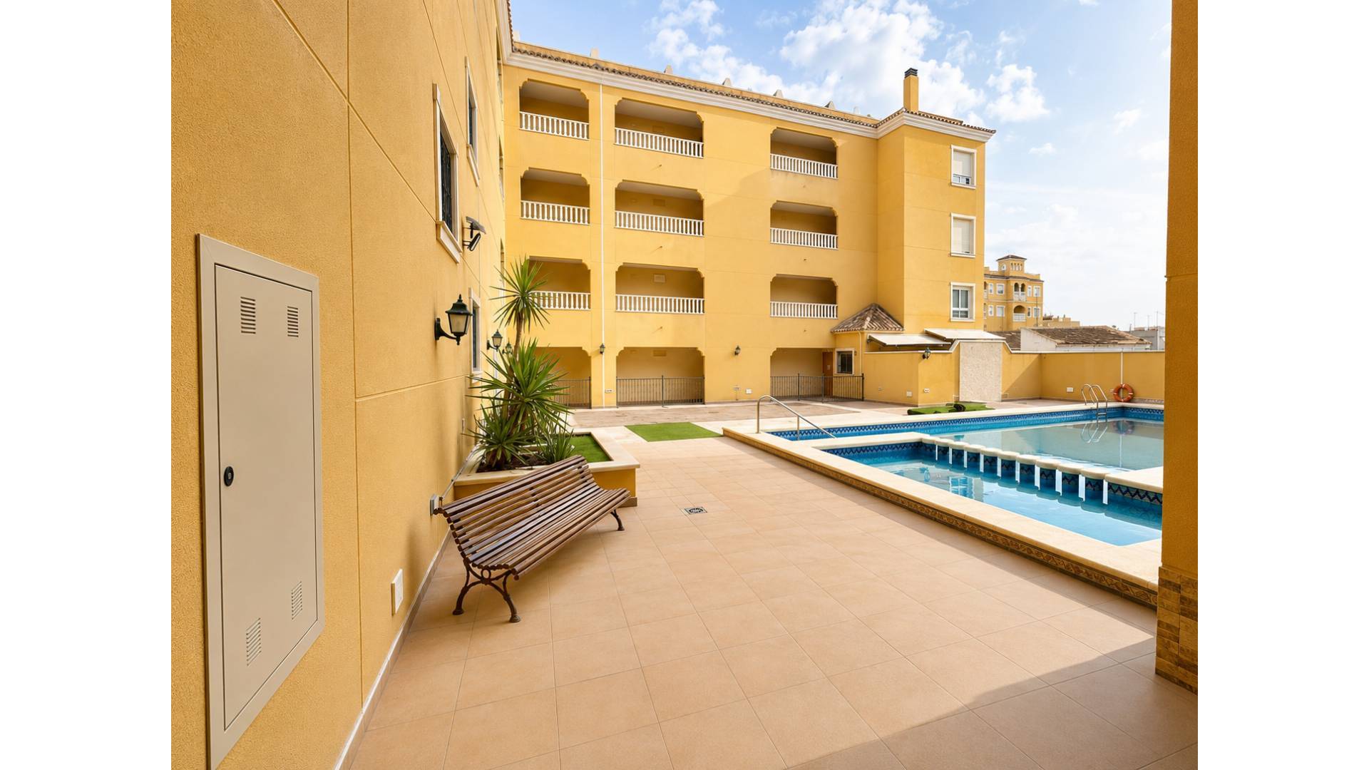 z drugiej ręki - Apartament - Mieszkanie - 