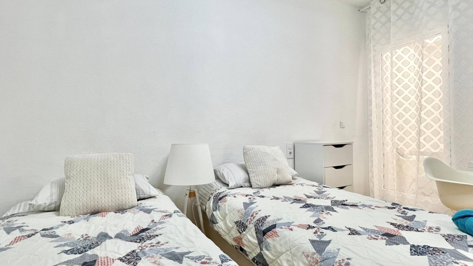 z drugiej ręki - Apartament - Torrevieja - Estacion de autobuses