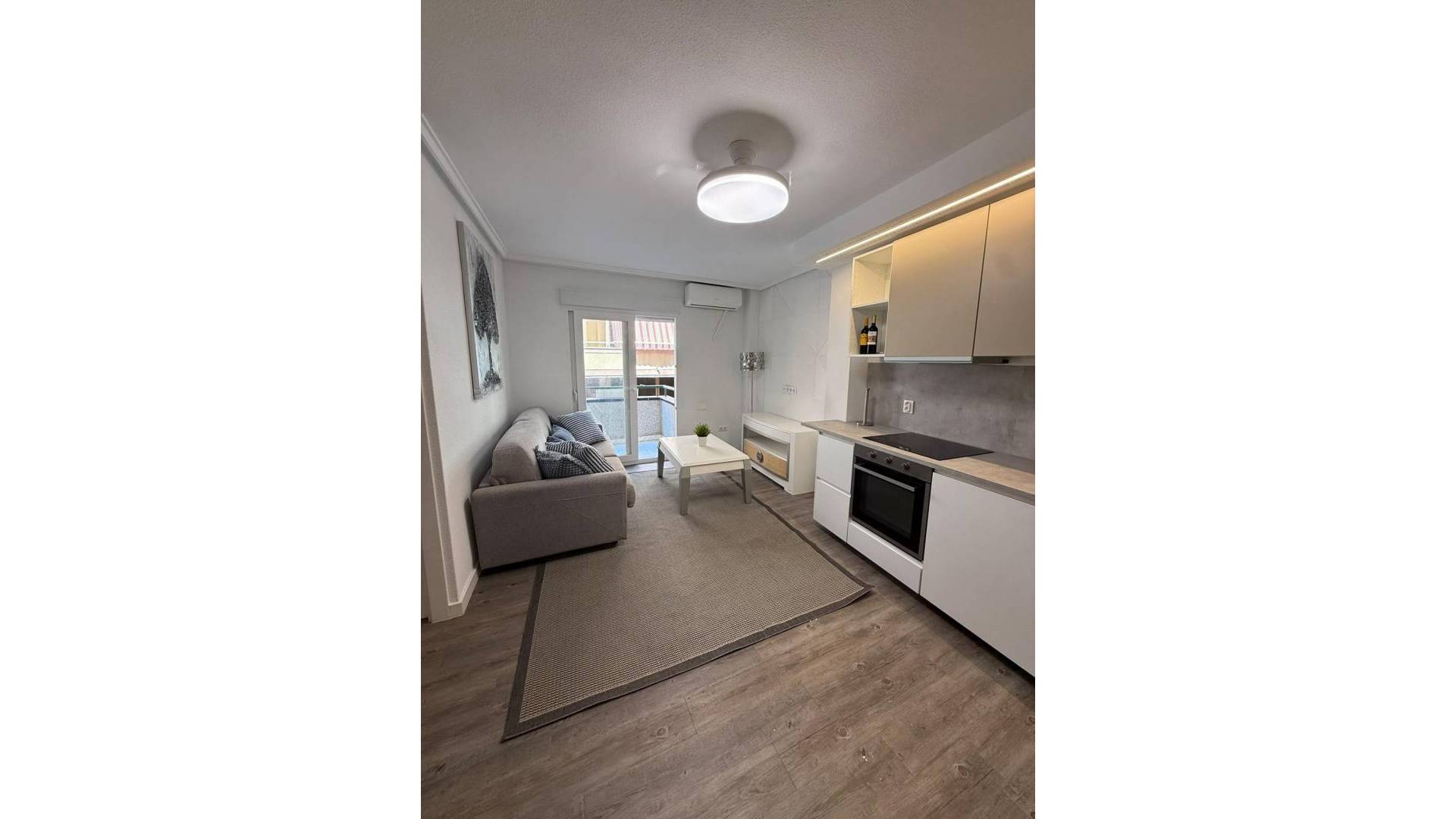 z drugiej ręki - Apartament - Torrevieja - Estacion de autobuses