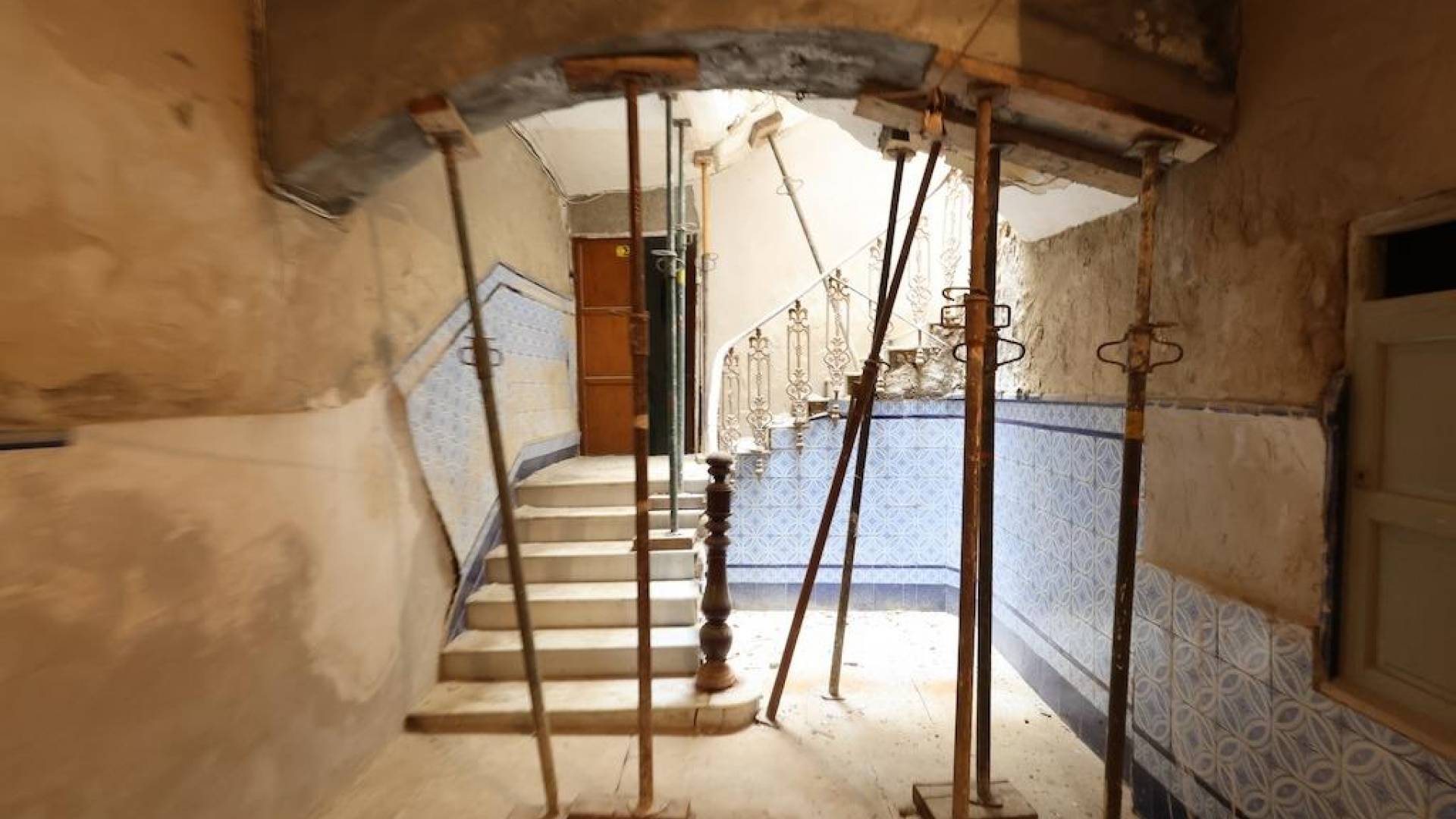 z drugiej ręki - Budowanie unikatowych - Orihuela - 