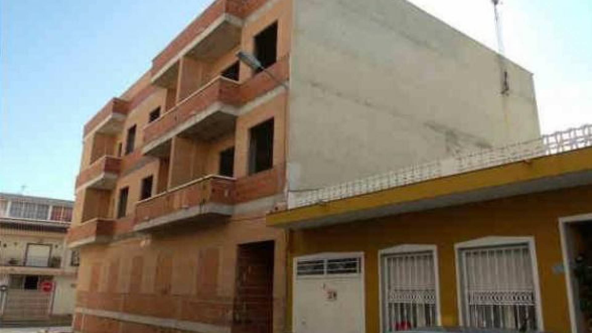 z drugiej ręki - Budynek - Los Montesinos - Centro