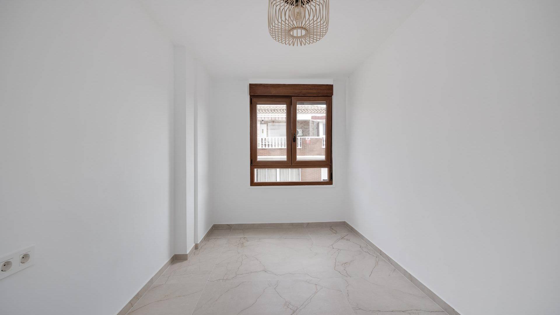 z drugiej ręki - Daszek - Torrevieja - Acequion