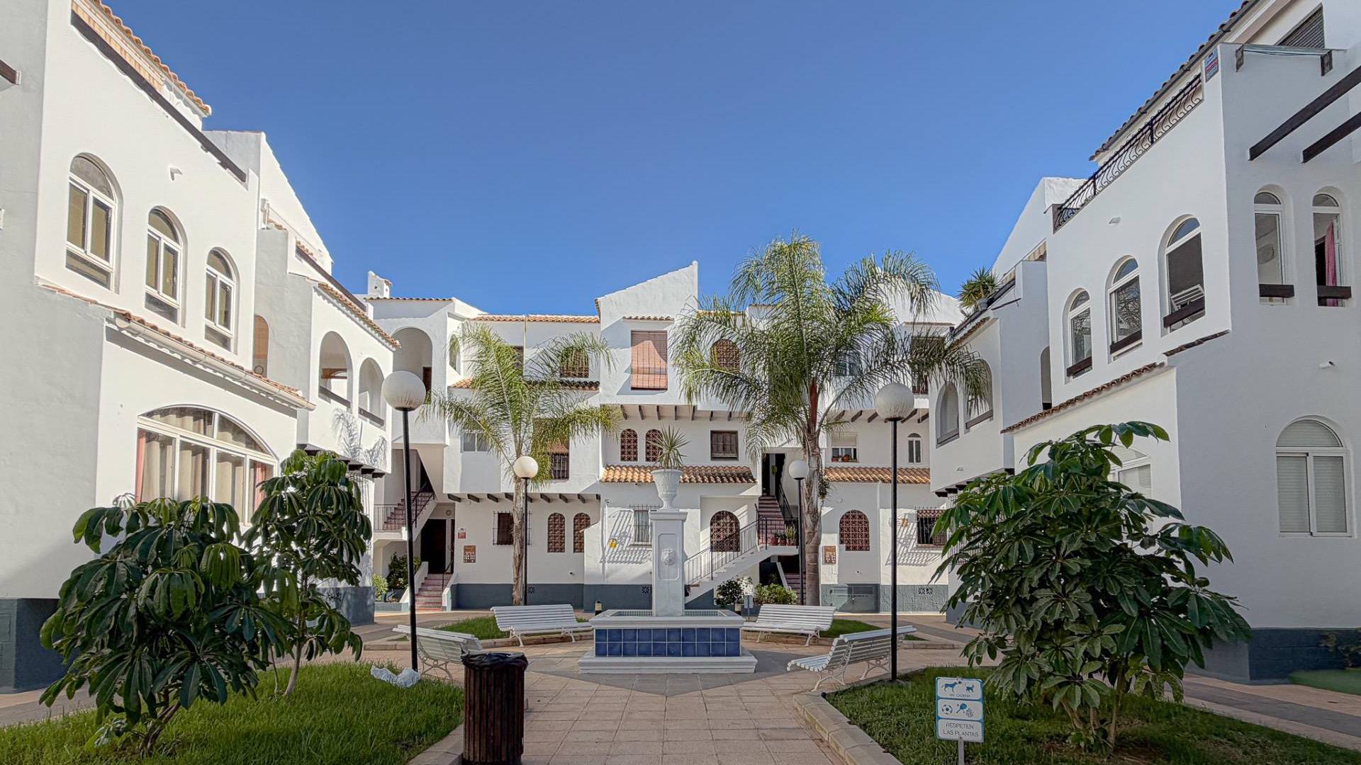 z drugiej ręki - Daszek - Torrevieja - El Acequión - Los Náufragos