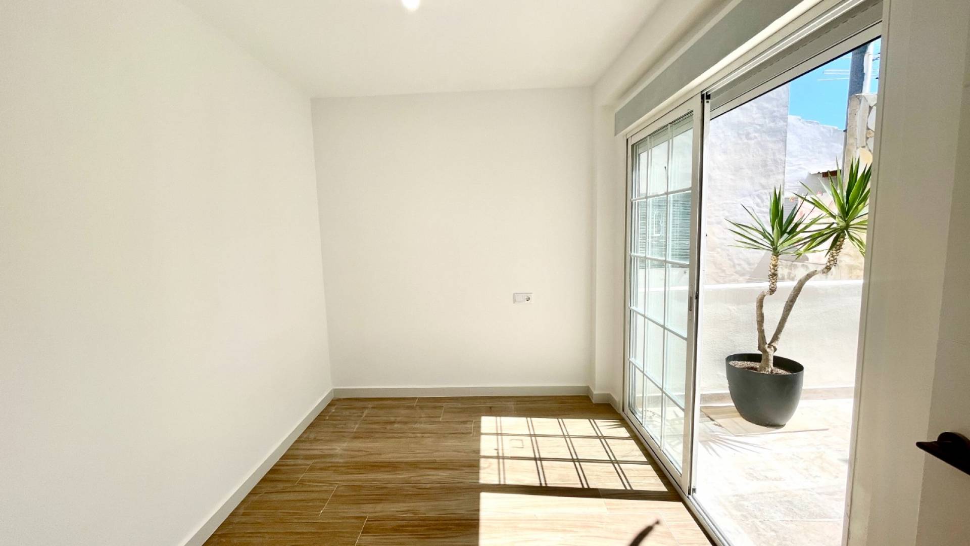 z drugiej ręki - Townhouse - Daya Vieja