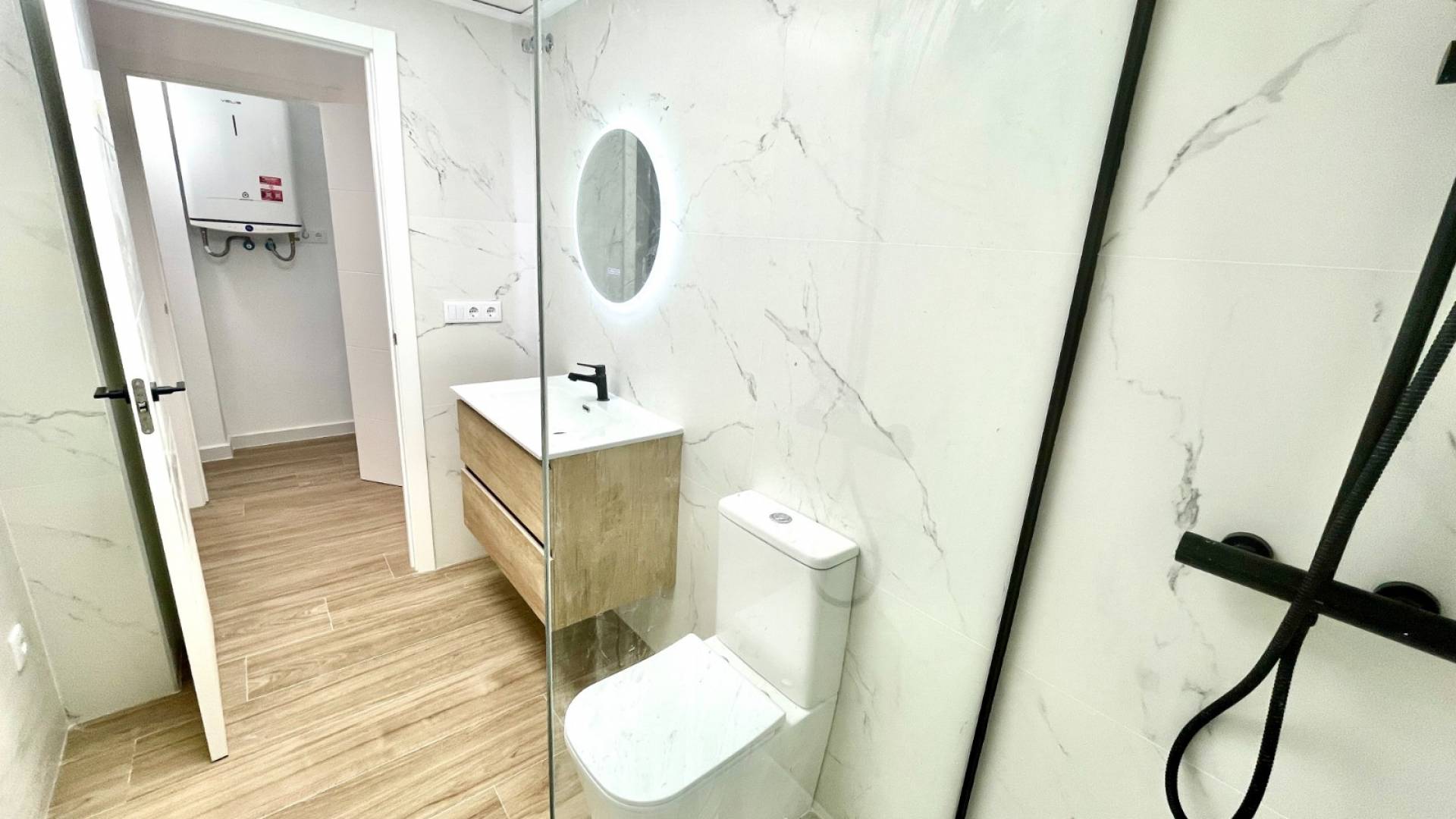 z drugiej ręki - Townhouse - Daya Vieja