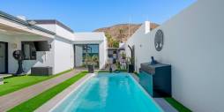 z drugiej ręki - Wolnostojąca willa - Fortuna - 