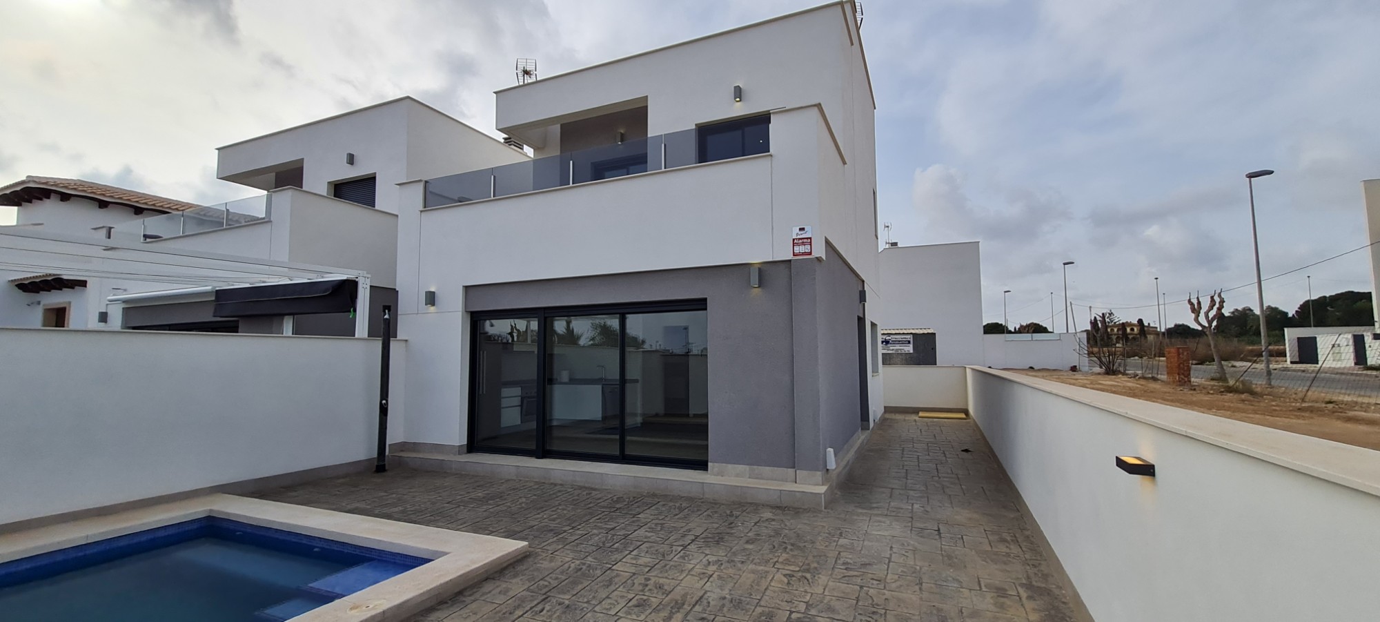 House in La Zenia - view 1