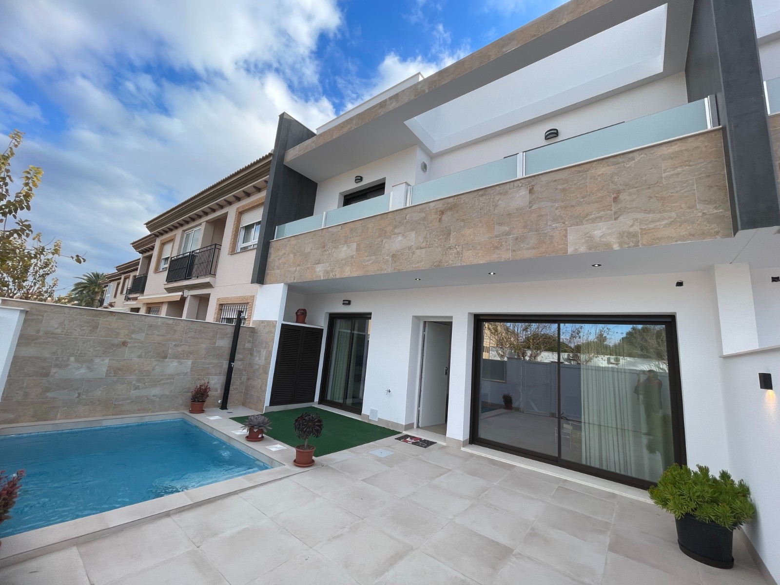 House in San Pedro del Pinatar - view 1