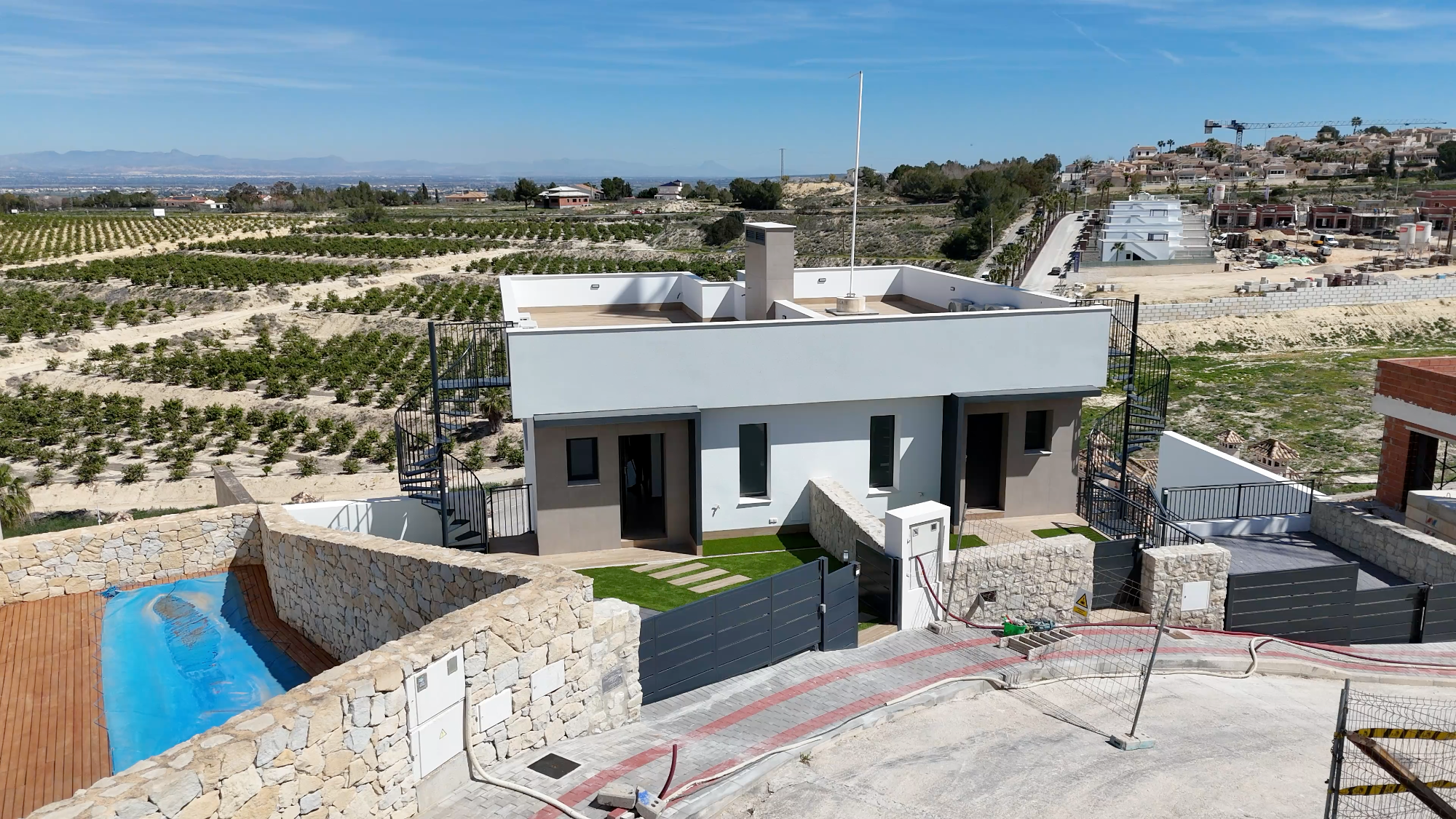 House in Algorfa - view 1